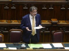 Pensioni, governo deposita nuovo emendamento: cosa cambia in Manovra