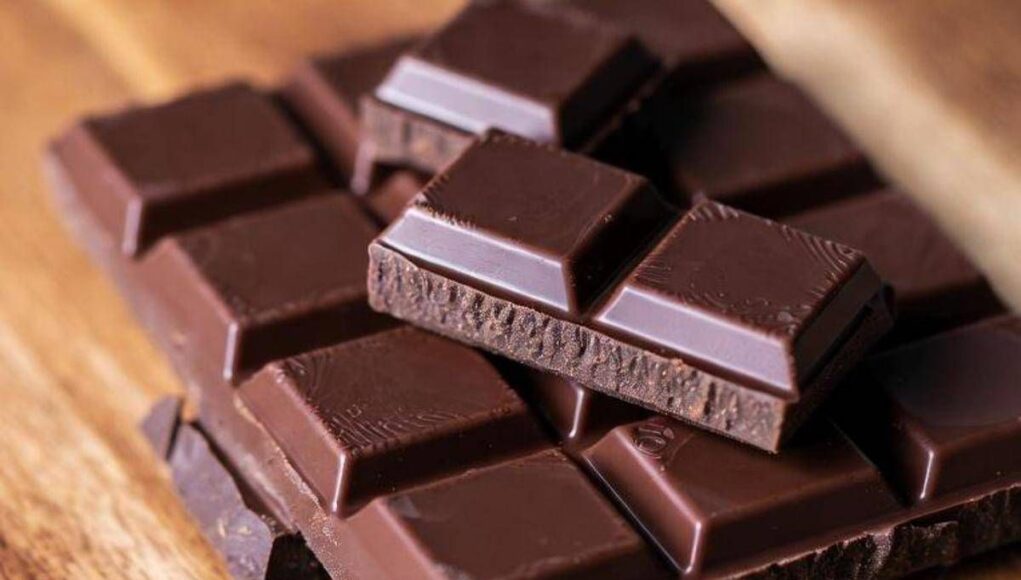 ‘Più giovani’ con il cioccolato fondente, lo studio