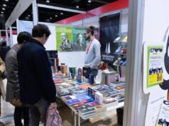 Più libri più liberi, tanti in fila davanti allo stand di ‘Passaggio al Bosco’. E anche Giannini dà forfait