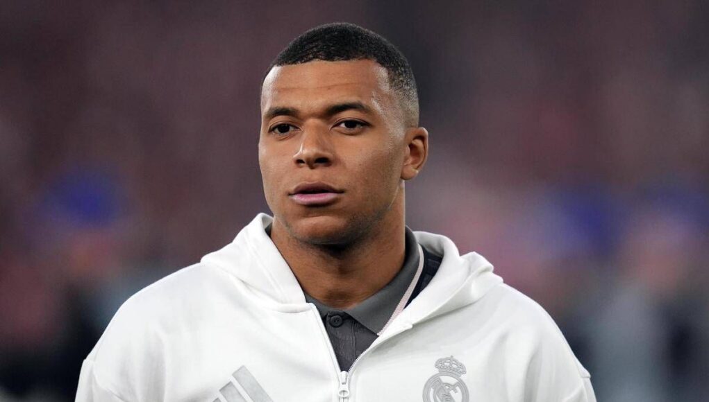 Psg condannato a pagare 61 milioni a Mbappé