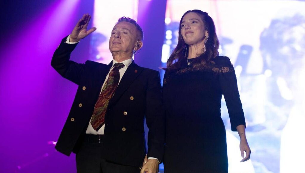 Pupo, la figlia Clara lo ‘tradisce’ a La volta buona: “Mio cantante preferito? Gigi D’Alessio”