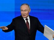 Putin e la conferenza show: “Sono innamorato e lavoro troppo”