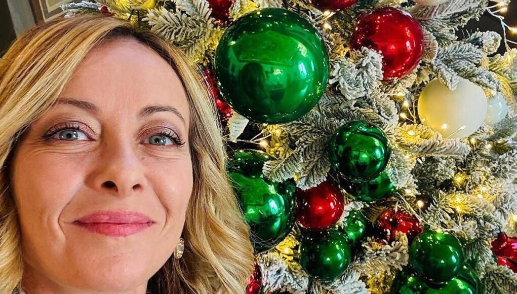 Regalo hi-tech per Meloni a Natale, parlamentari doneranno alla premier un ‘super Pc’