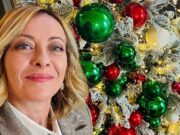 Regalo hi-tech per Meloni a Natale, parlamentari doneranno alla premier un ‘super Pc’
