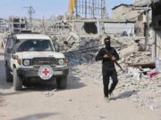 Riapre domani il valico di Allenby per gli aiuti a Gaza. Hamas: “Violazioni da Israele, no inizio fase 2”