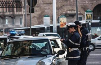 Roma, blocco del traffico oggi domenica 14 dicembre: fasce orarie, chi può circolare e vie interdette