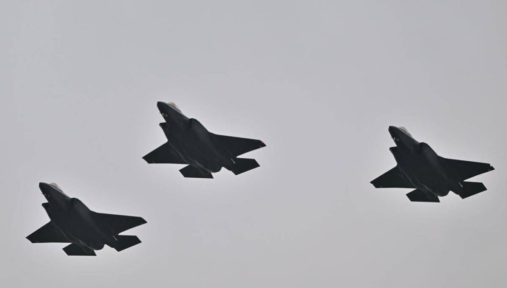 “Russia-Nato, pericolo concreto di guerra”: anche la Svizzera si arma