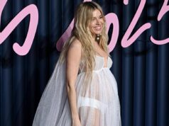 Sienna Miller è incinta, l’annuncio sul red carpet dei Fashion Awards 2025