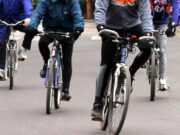 Spari contro gruppo di ciclisti, a colpire un 25enne incensurato perché li detesta