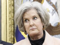 Susie Wiles: “Trump ha personalità da alcolista”. Poi nega. E’ bufera sulla capa di gabinetto