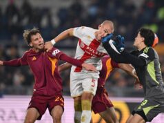 Svilar colpisce al volto Ostigard in uscita, nessun rigore: proteste in Roma-Genoa