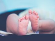 Tre fratelli diventano papà nello stesso giorno, il record