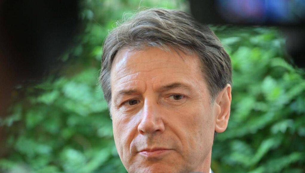 Ucraina, Conte: “Europa disorientata, lasciamo condurre negoziati agli Usa”