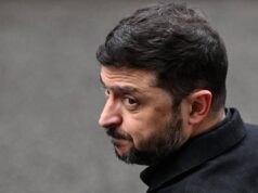 Ucraina, Zelensky a Berlino: “Cerco sostegno Usa per congelare linea fronte”