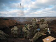 Ucraina, nel Donbass l’incertezza di un fronte fra analisi e propaganda: cosa succede