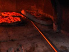 Vicenza, muore soffocato da un boccone in pizzeria al compleanno della madre