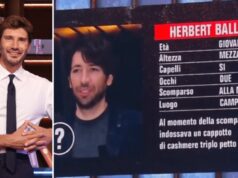 Affari Tuoi, ‘scomparso’ Herbert Ballerina: l’annuncio di Stefano De Martino