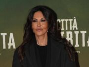 Ascolti tv, trionfa ‘A testa alta’: la serie di Canale 5 vola con il 25,2%