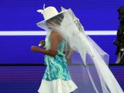 Australian Open, l’assurdo ingresso in campo di Osaka. Cos’è successo