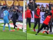 Coppa d’Africa, la surreale ‘lotta’ per l’asciugamano tra il portiere del Senegal e i raccattapalle del Marocco