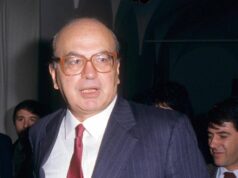 Craxi, Crosetto a commemorazione Hammamet. Il figlio Bobo: “Italia lo ricordi con busto a Sigonella”