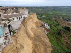 Frana Niscemi, sindaco agli abitanti: “Rispettate i divieti di accesso nella zona rossa”
