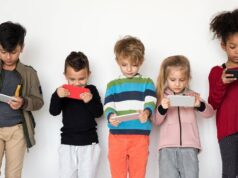 Francia, social vietati a under 15: Camera approva