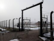 Giorno della Memoria, Meloni: “Pagina buia, condanniamo complicità del regime fascista”