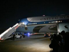 Guasto all’Air Force One in volo verso Davos, Trump cambia aereo e riparte
