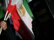 Iran, Trump vorrebbe “azione militare rapida e decisiva”. Comandante Pasdaran: “Pronti a rispondere”