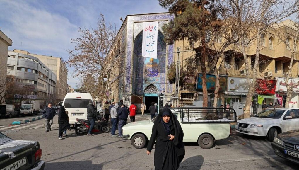 Iran, Ue sanziona ministro Interno Momeni e tre comandanti dei Pasdaran