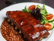 La carne di maiale ‘allunga la vita’ come i legumi, lo studio