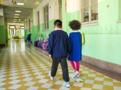 Lombardia, denuncia choc consigliera Treviglio: “Bambino escluso da post scuola perché ha patologia”