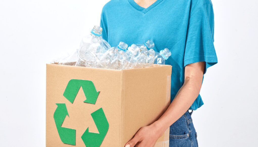 Materie prime seconde, la crisi parte dalla plastica