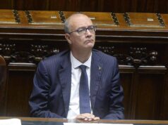 “Metal detector nelle scuole piĂą a rischio”, l’ipotesi di Valditara