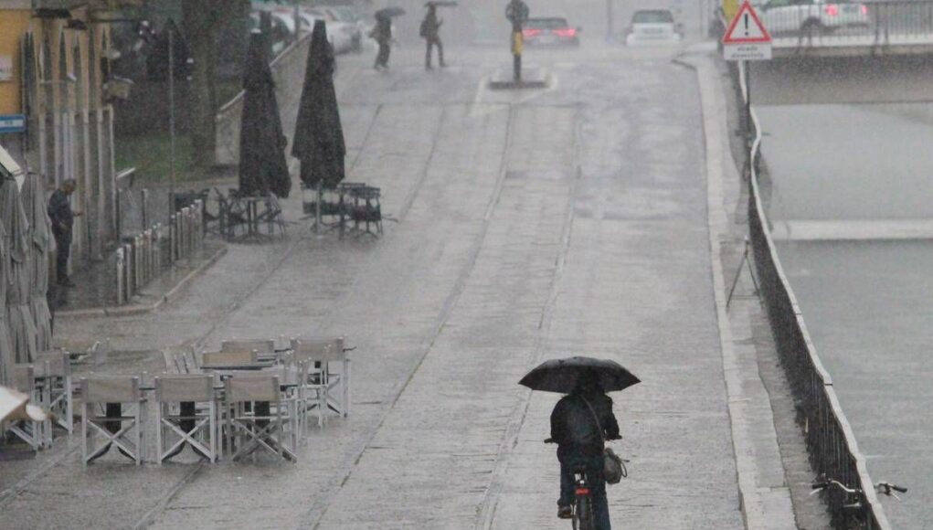Meteo, arriva una perturbazione dal Nord Africa: piogge e pulviscolo sahariano protagonisti