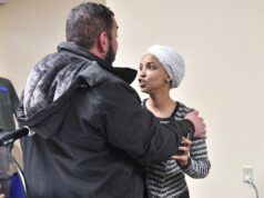 Minneapolis, aggredita deputata dem Omar. Trump: “AvrĂ organizzato tutto lei”