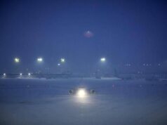 Neve e gelo in Francia, Parigi imbiancata: voli cancellati e trasporti nel caos