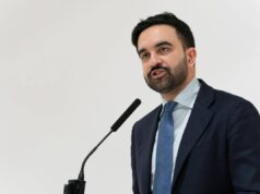 New York, Ice arresta dipendente del Comune, Mamdani chiede l’immediato rilascio: “Attacco alla città”