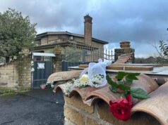 Oggi i funerali dei genitori di Carlomagno, ad Anguillara è lutto cittadino