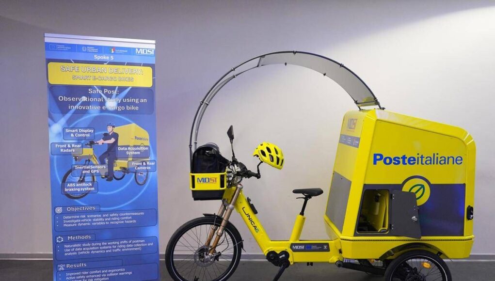 Poste, nuovi prototipi di cargo e-bike per consegnare pacchi nei centri storici