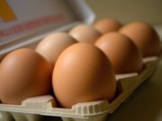 Quattro uova a settimana per ‘curare’ sistema nervoso, vista e pelle: cosa dice l’immunologo