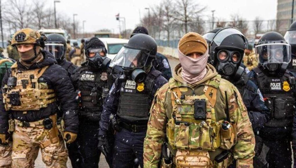 Scontri a Minneapolis, svolta di Trump: manda via Bovino e i suoi agenti