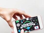 Social vietati ai minori di 15 anni, dall’Australia al Regno Unito: cosa fanno gli altri Paesi