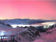 Tempesta solare colpisce la Terra, è la piĂą potente degli ultimi 20 anni: e l’aurora boreale illumina i cieli