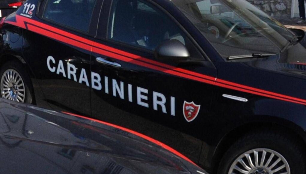 Tragedia familiare nel novarese, anziano spara alla moglie e si toglie la vita