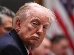 Trump: “Non dormo durante riunioni governo, ma sono noiose”