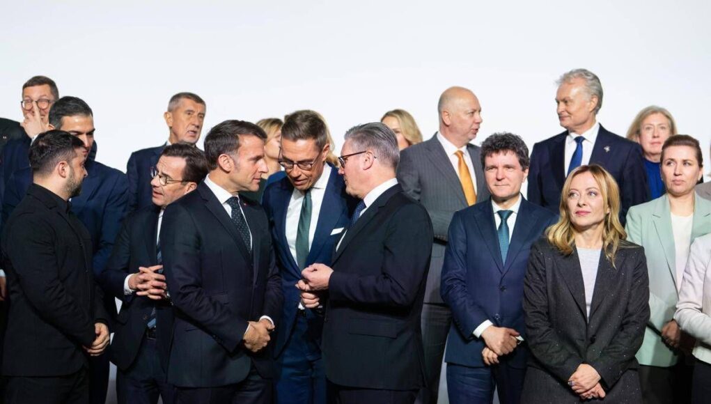 Ucraina, Meloni a Parigi tiene il punto: “No a truppe italiane ma sostegno a Kiev”