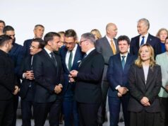 Ucraina, Meloni a Parigi tiene il punto: “No a truppe italiane ma sostegno a Kiev”