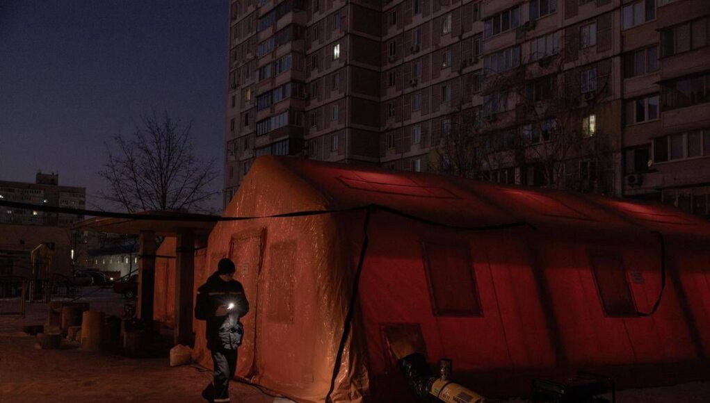 Ucraina, doppio fronte nei negoziati: Trump oggi vede Zelensky, Witkoff da Putin a Mosca